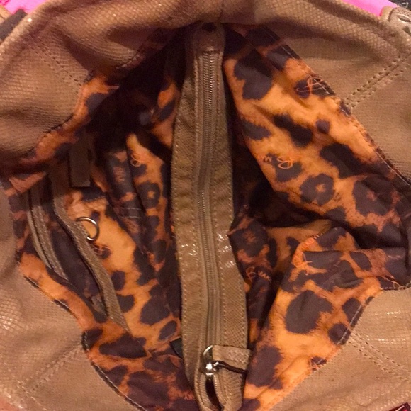 B.MAKOWSKY 3 COMPARTMENT SHOULDER BAG PURSE BROWNISH GREEN GOLDTONE HARDWARE . - Picture 10 of 12